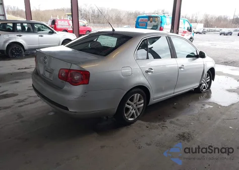 2007 Volkswagen Jetta Wolfsburg Edition из США, поврежденный, VIN 3VWEG71K47M146402